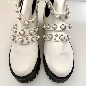 BP white short bootie